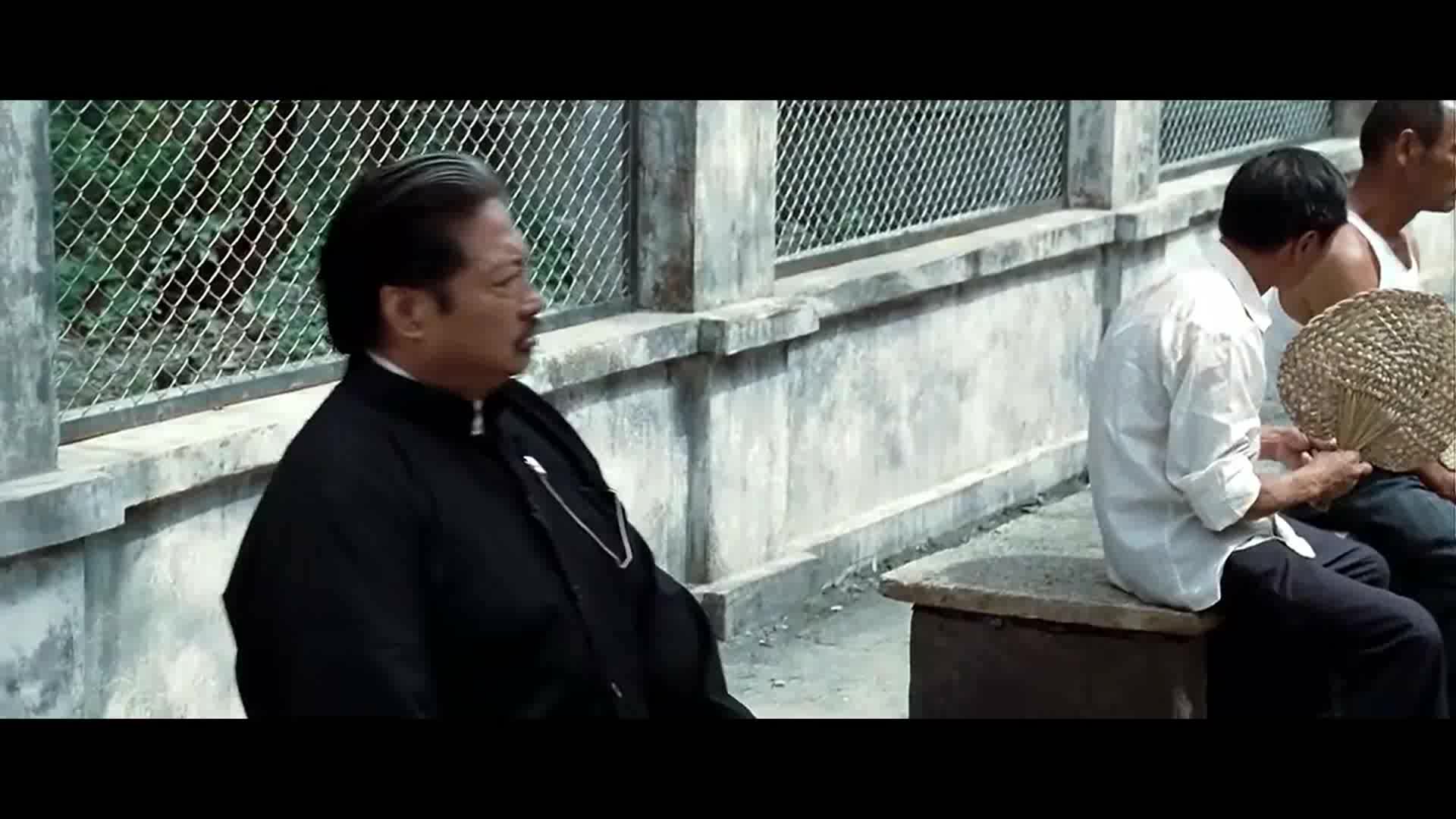 包含火药味十足国际战场上的情绪风暴的词条