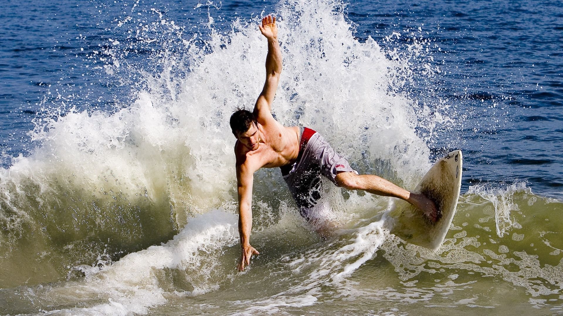 穆古鲁扎迎来十五赛季高光表现，DWG球迷沸腾！